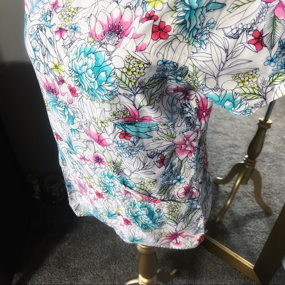 SCRUBSTAR floral scrub top - Picture 3 of 5